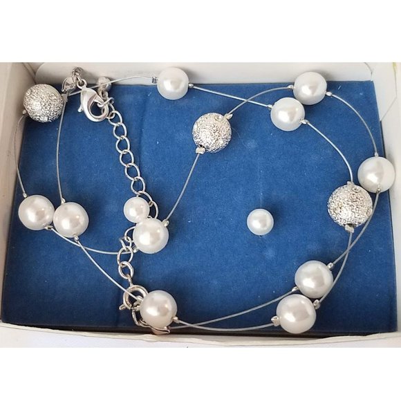 AVON Illusion Pearlesque Necklace Earring Gift Set NIB 2007 - Picture 7 of 7